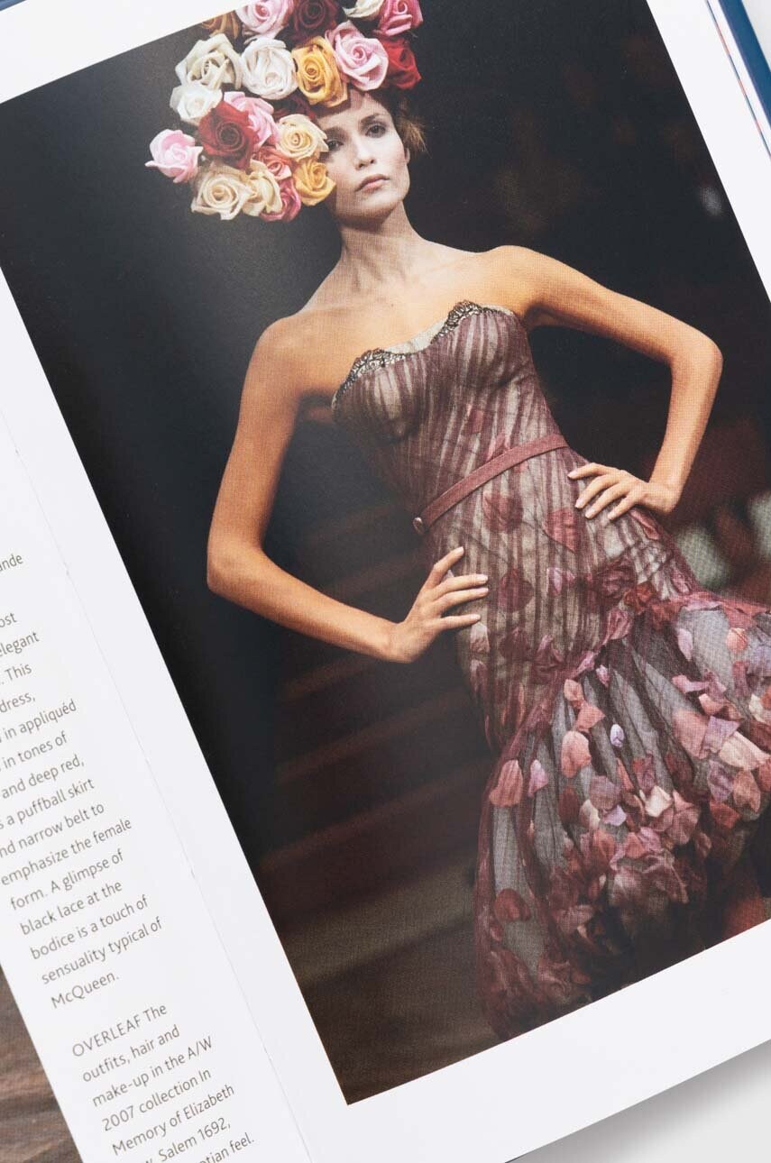 Книга Little Book of Alexander McQueen, Karen Homer 0