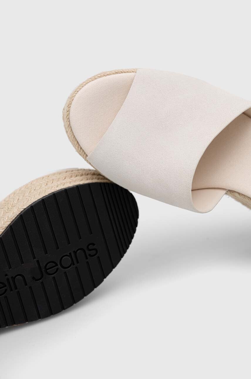 Сандалі WEDGE SANDAL WIDE SU CON жіночі колір бежевий на танкетці YW0YW00963 2