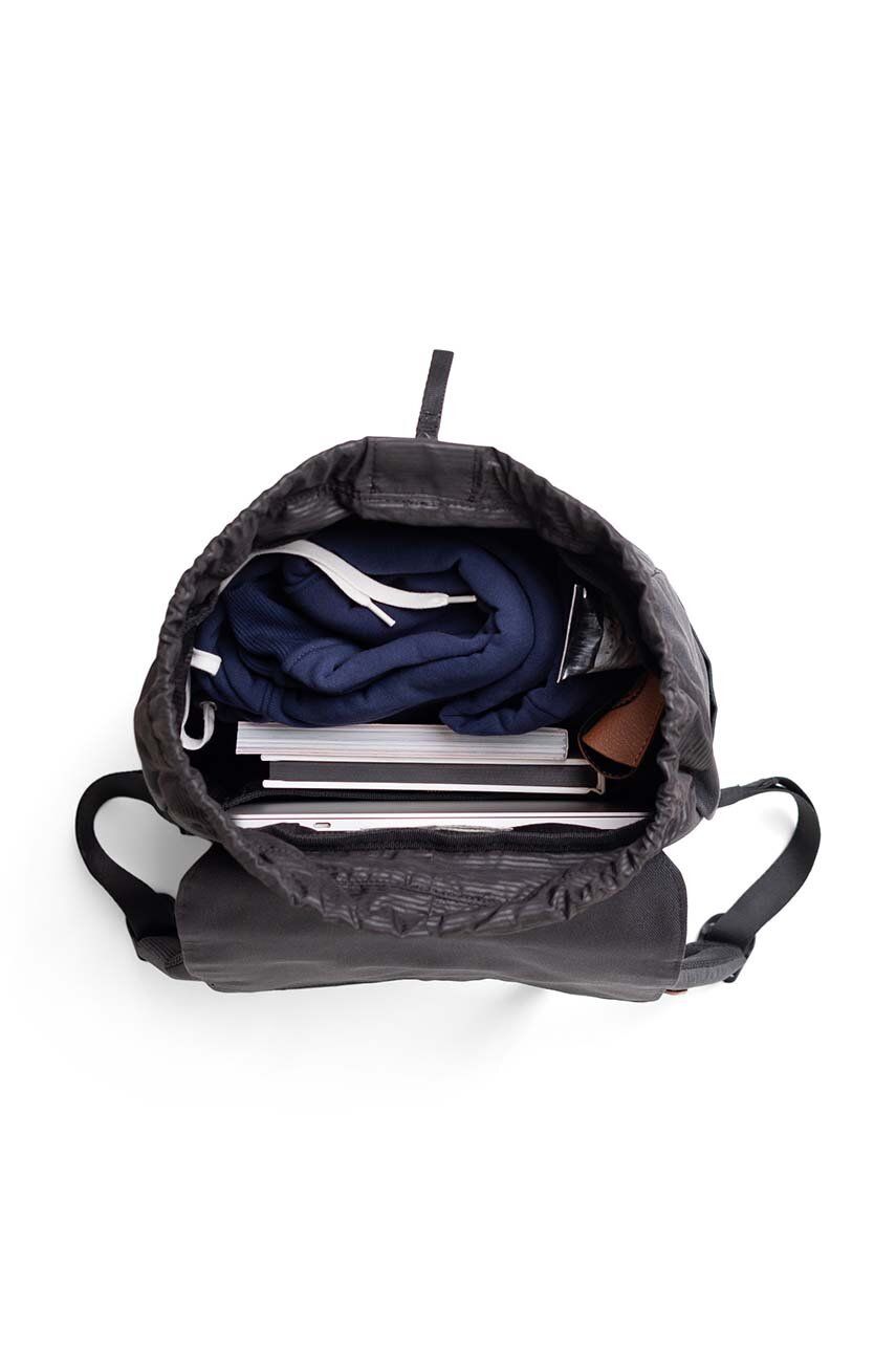 Рюкзак Retreat Small Backpack колір чорний великий однотонний 8
