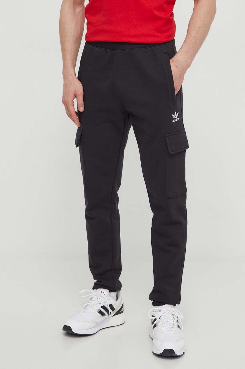 Спортивні штани Trefoil Essentials Cargo Pants колір чорний з аплікацією IP2755 4