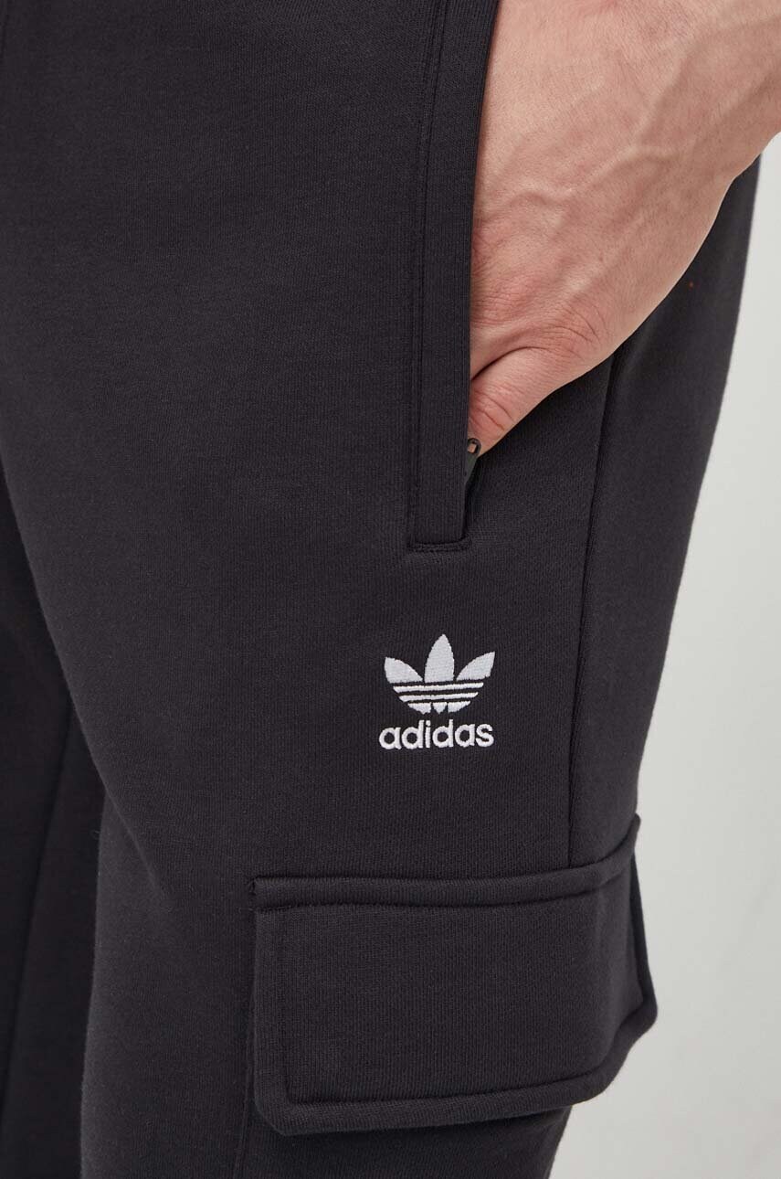 Спортивні штани Trefoil Essentials Cargo Pants колір чорний з аплікацією IP2755 2