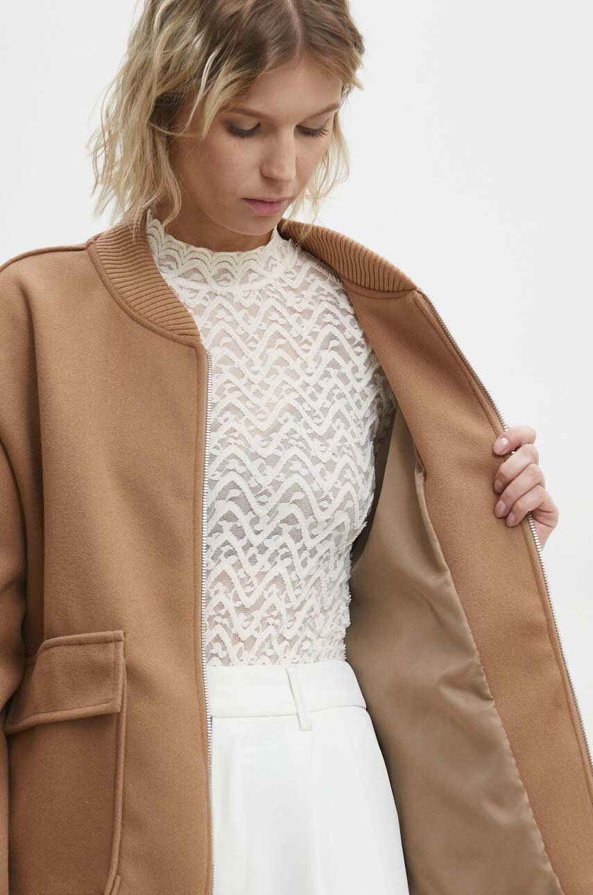 Куртка жіноча колір коричневий перехідна oversize 4